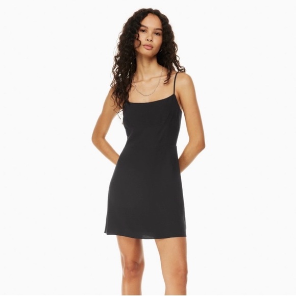 Aritzia Dresses & Skirts - Aritzia Sunday Best Jackson Dress Small